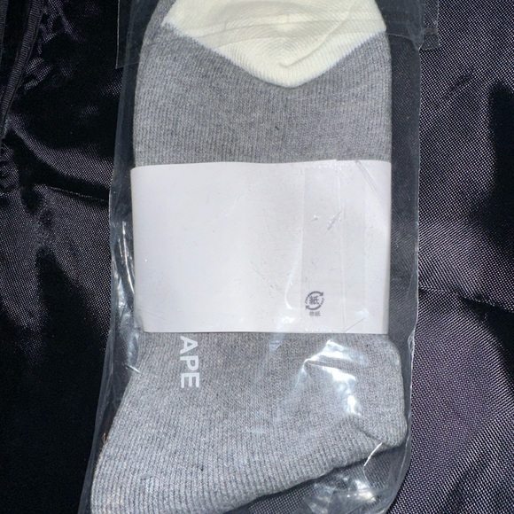 A Bathing Ape socks-Gray NEW - Picture 2 of 2